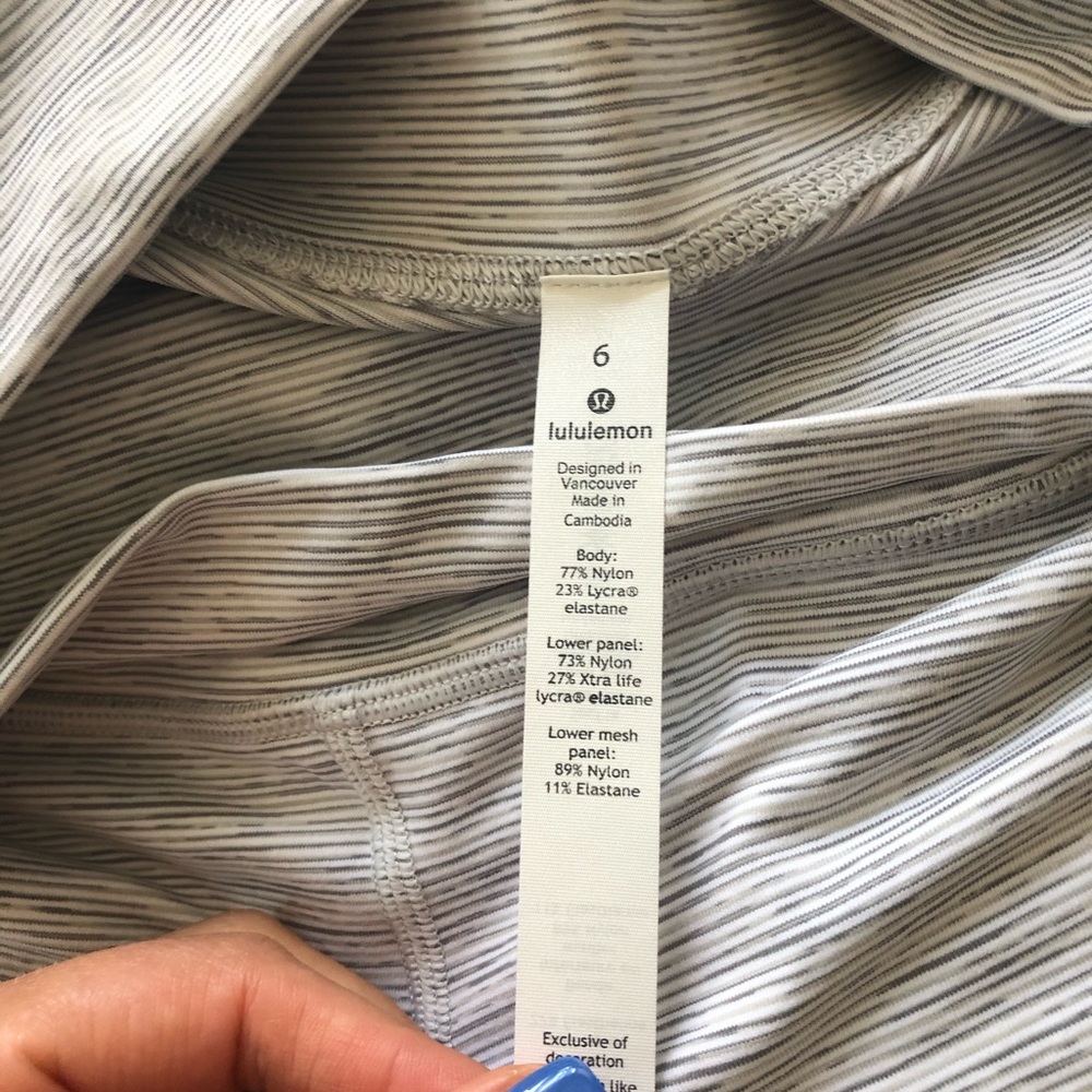 Lululemon scalloped crops - Picture 3 of 4